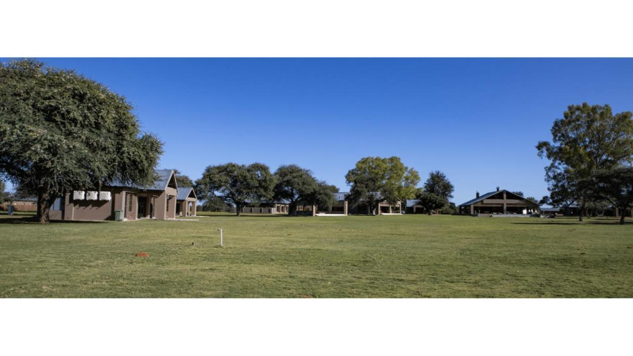 Sandune Game Lodge Gobabis Esterno foto